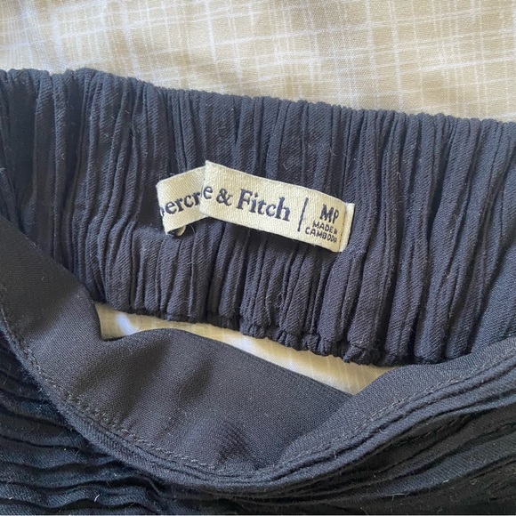 Abercrombie & Fitch Crinkle Textured Maxi Dress in Black - Picture 6 of 6